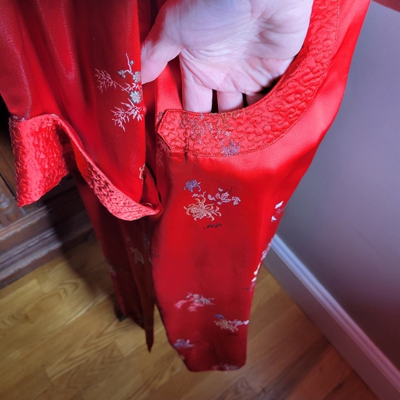 VINTAGE ASIAN PRINT RAYON RED SATIN LONG JACKET - Picture 3 of 11